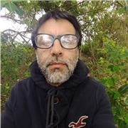 Todos tem dentro de si um músico em potencial, pois a música está presente em todos os momentos da vida desde o nascimento. Crianças e adultos de todas as idades